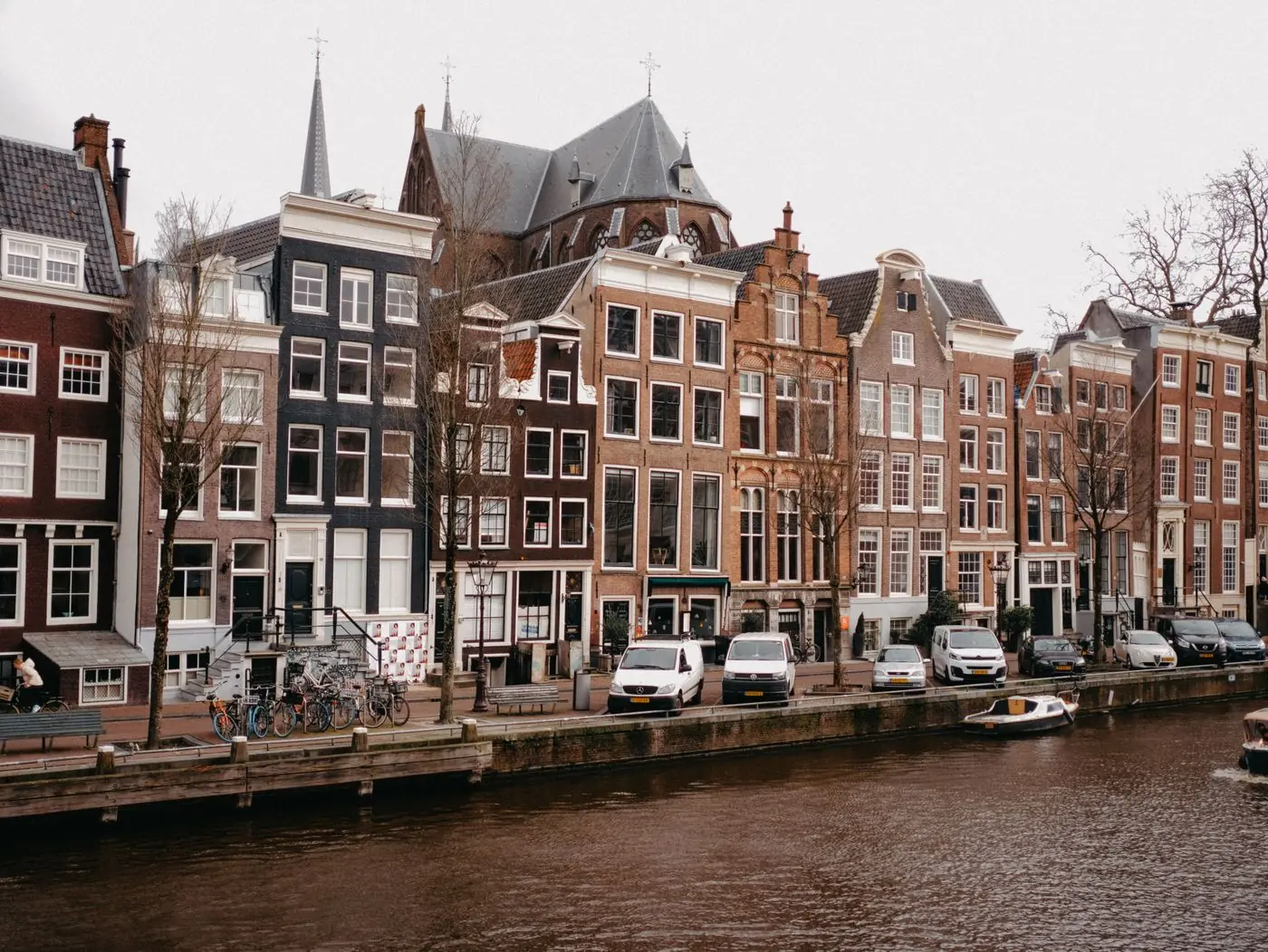 Canal-side homes and accommodation in Amsterdam